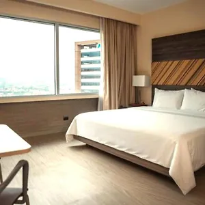 V Grand Hotel, A Member Of Radisson Individuals מלון