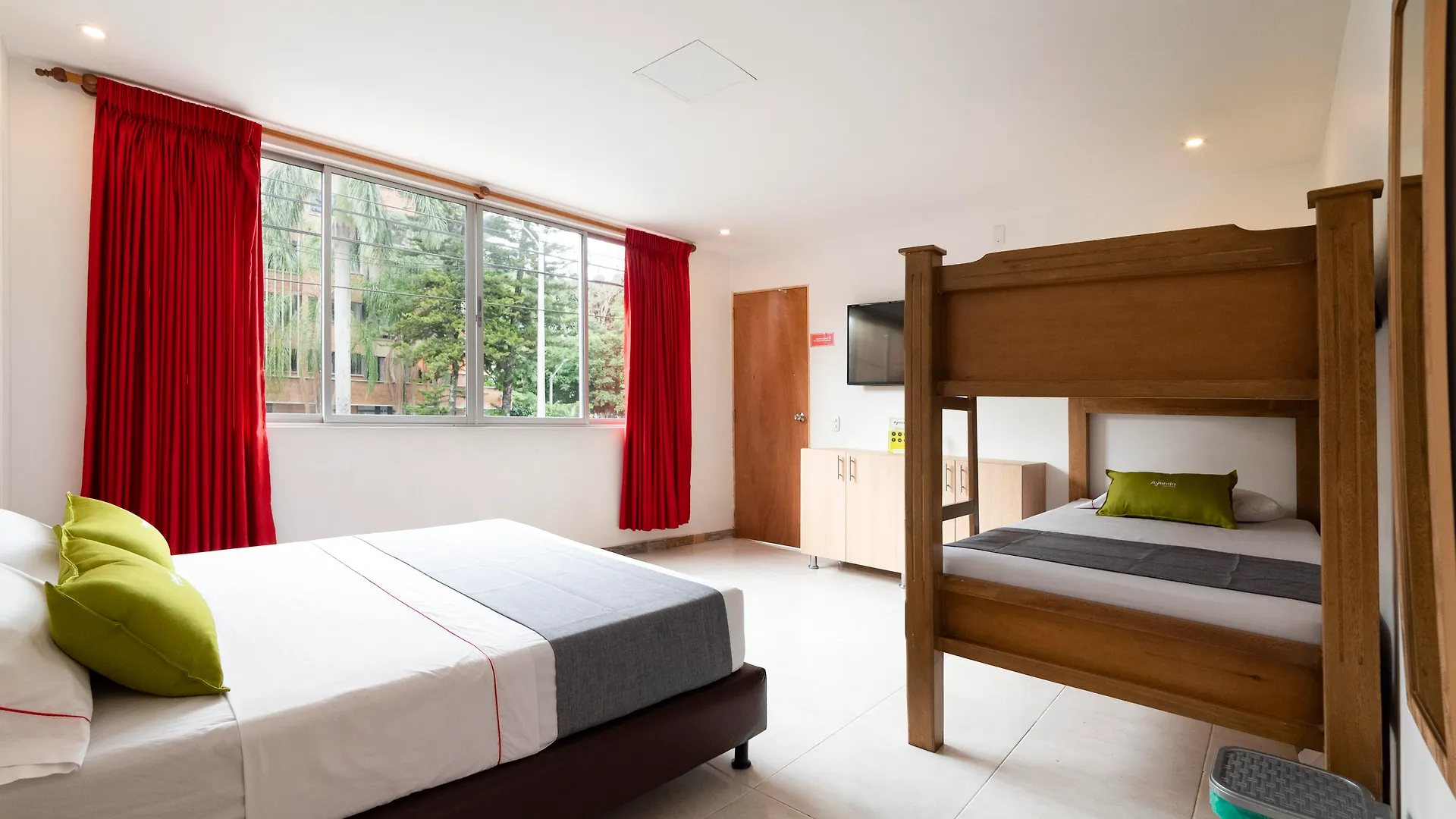 Ayenda 1238 Nuevo Colombia Hotel Medellin